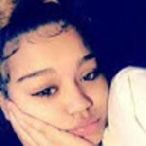 Meet your Posher, Devin